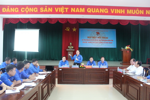 Đồng chí Nguyễn Thị Hồng Nhung - Bí thư Tỉnh đoàn phát biểu tại buổi Họp mặt đối thoại